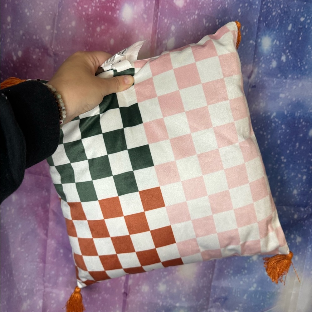 New room essentials checkered pillow 🛍